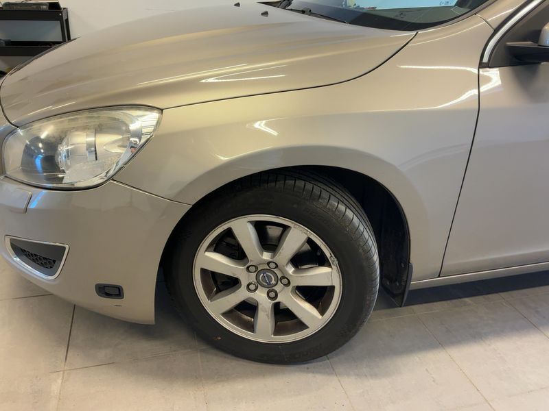 Volvo V60 2.0 D4 Momentum 2012 – снимка 2