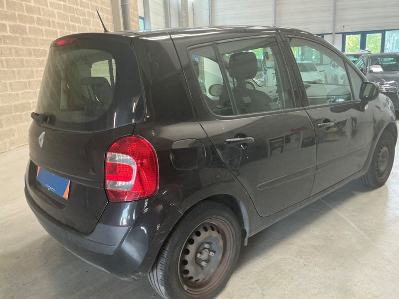 Renault Modus 1.2 Dynamique 2010 – снимка 2