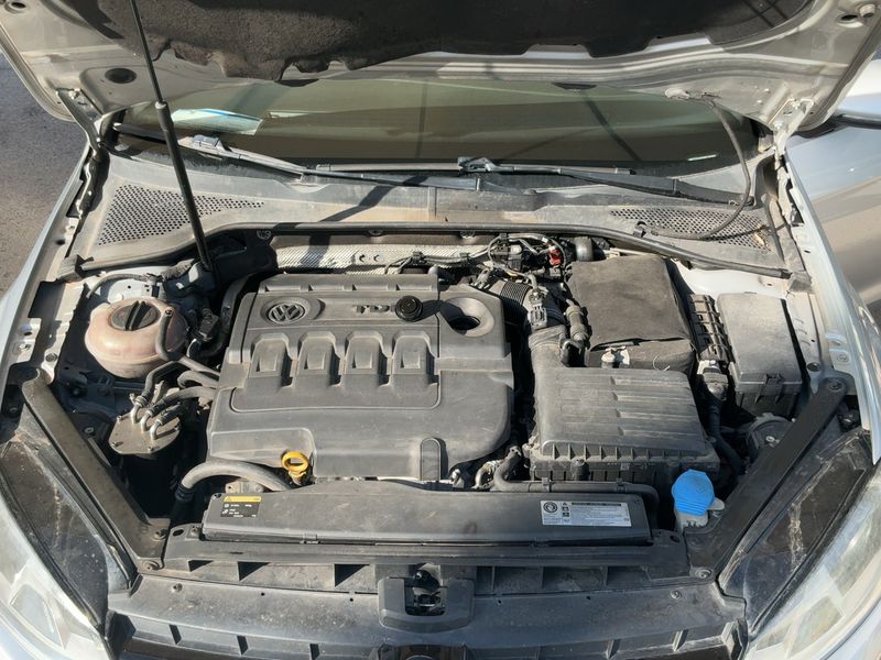 Volkswagen Golf VII 1.6 TDI Business BlueMotion Tech 2016 – снимка 33