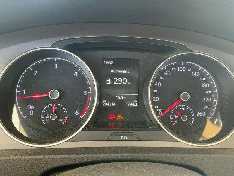 Volkswagen Golf VII 1.6 TDI Business BlueMotion Tech 2016 – снимка 18