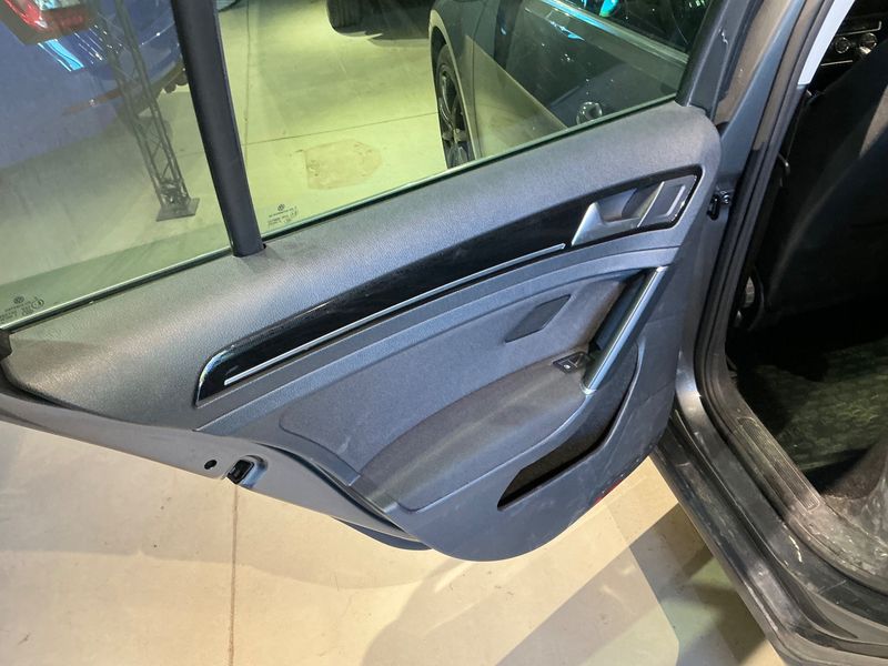 Volkswagen Golf VII 2.0 TDI Highline BlueMotion Tech 2017 – снимка 25