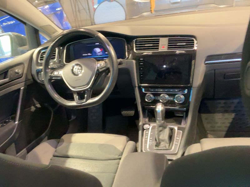 Volkswagen Golf VII 2.0 TDI Highline BlueMotion Tech 2017 – снимка 17