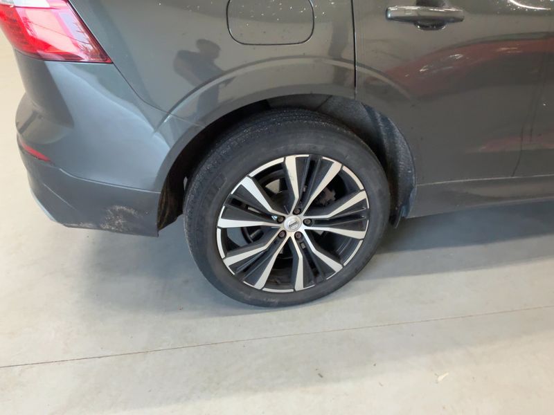 Volvo XC60 2.0 T8 Plug-in Hybrid Momentum AWD 2019 – снимка 9