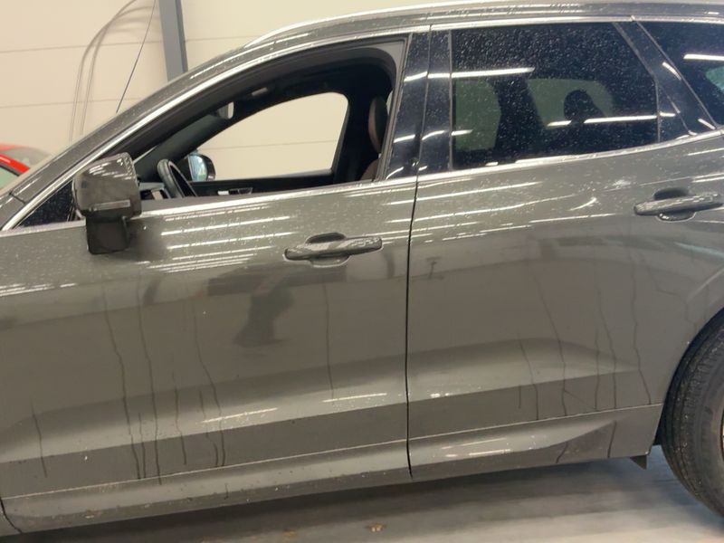 Volvo XC60 2.0 T8 Plug-in Hybrid Momentum AWD 2019 – снимка 4