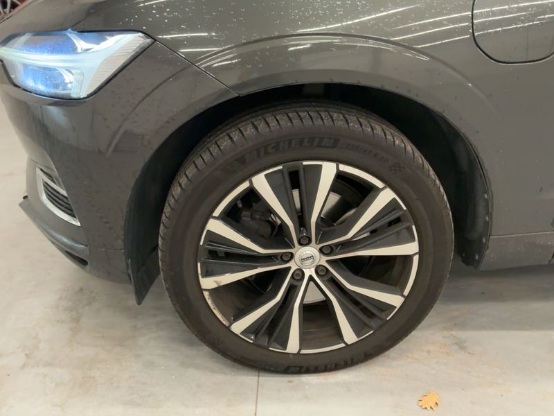 Volvo XC60 2.0 T8 Plug-in Hybrid Momentum AWD 2019 – снимка 3