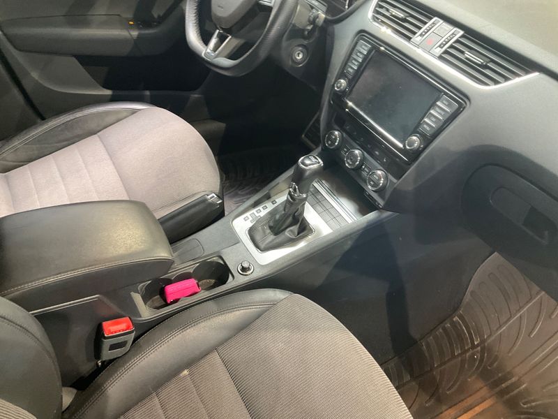 Skoda Octavia 2.0 TDI Elegance 2015 – снимка 27