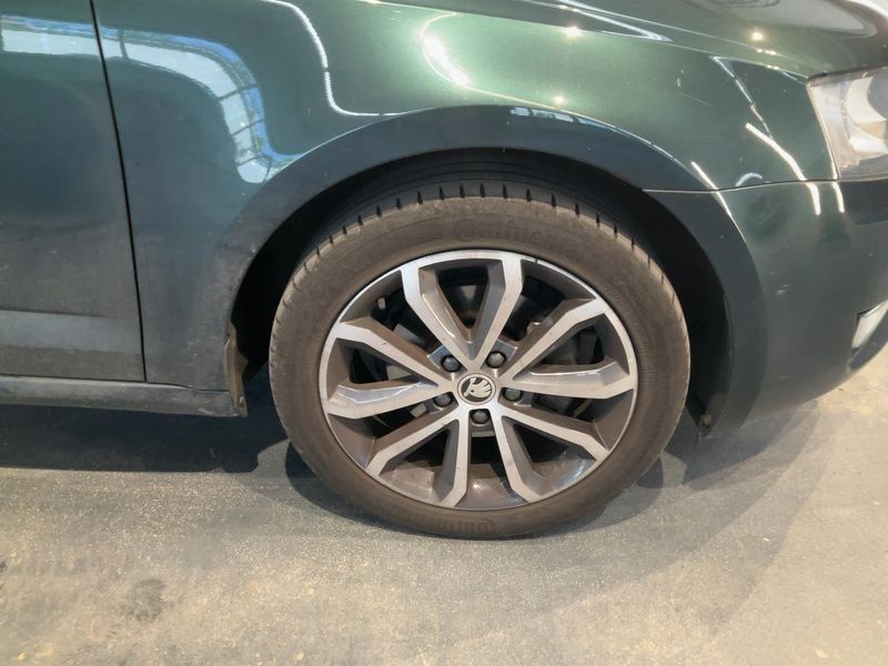 Skoda Octavia 2.0 TDI Elegance 2015 – снимка 11