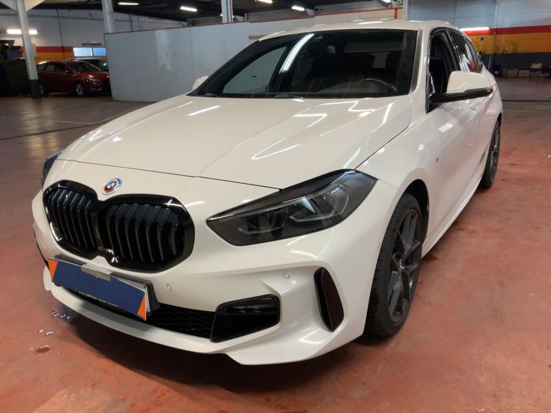 BMW 1er 118d M Sport 2022 – снимка 2