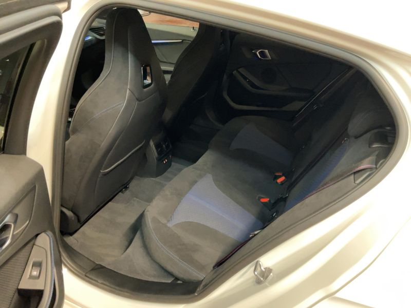 BMW 1er 118d M Sport 2022 – снимка 19