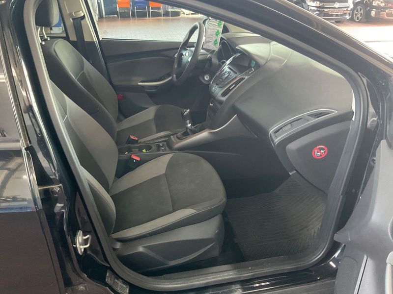 Ford Focus 1.0 EcoBoost Trend 2014 – снимка 3