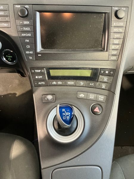 Toyota Prius 1.8 Life 2011 – снимка 30