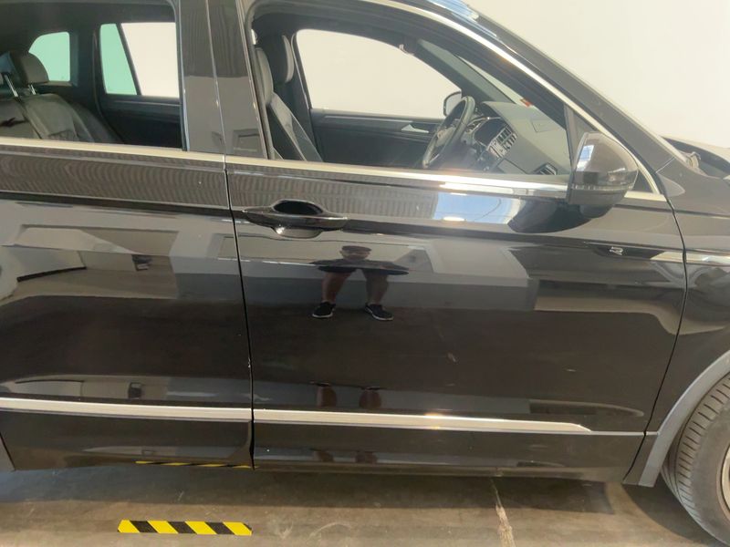 Volkswagen Tiguan 2.0 TDI R-Line 2023 – снимка 10