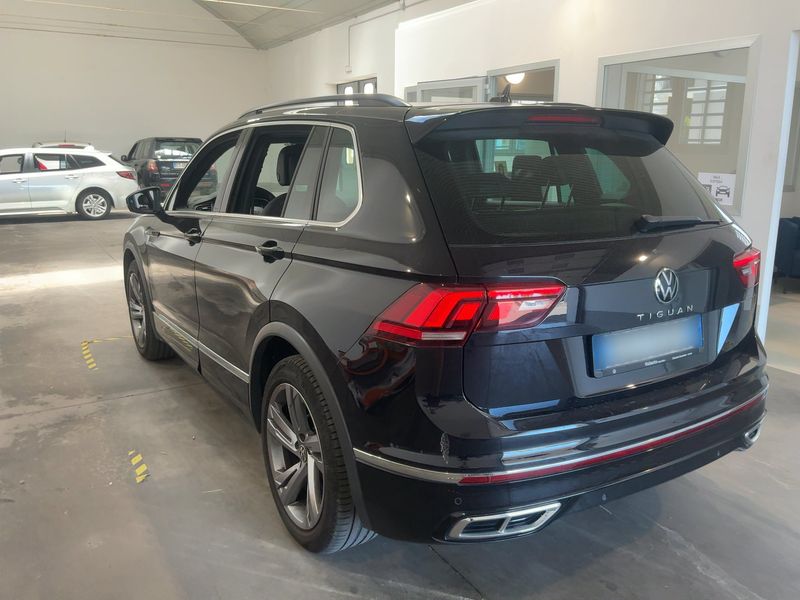 Volkswagen Tiguan 2.0 TDI R-Line 2023 – снимка 6