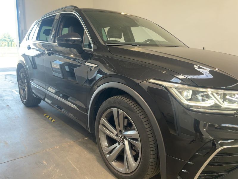 Volkswagen Tiguan 2.0 TDI R-Line 2023 – снимка 12