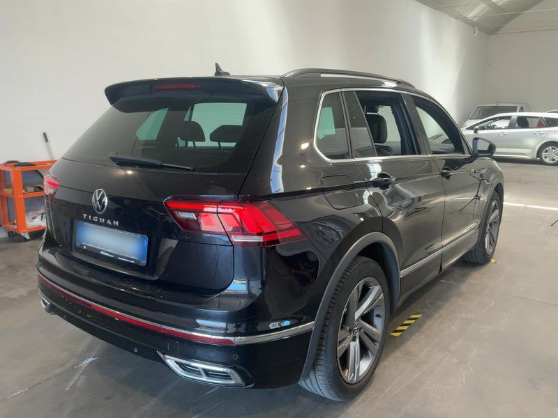 Volkswagen Tiguan 2.0 TDI R-Line 2023 – снимка 8