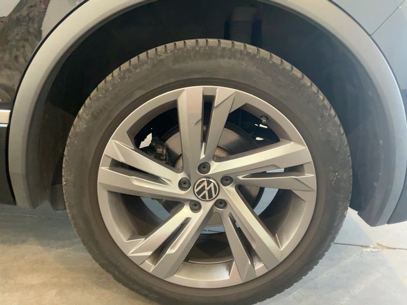 Volkswagen Tiguan 2.0 TDI R-Line 2023 – снимка 5