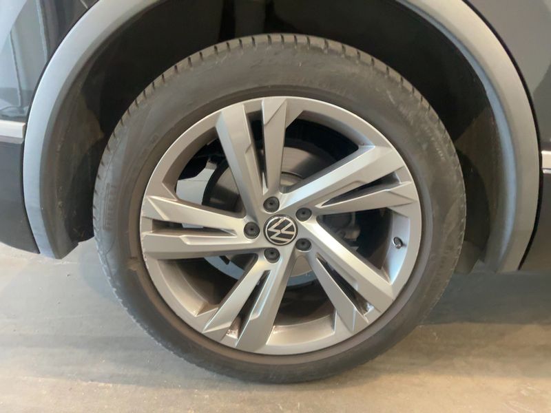 Volkswagen Tiguan 2.0 TDI R-Line 2023 – снимка 9