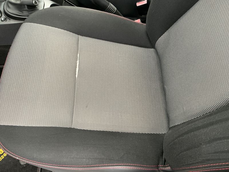 Dacia Duster 1.6 Laureate 4x4 2013 – снимка 26