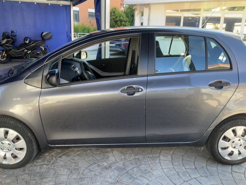 Toyota Yaris 1.0 VVT-i Now 2009 – снимка 4