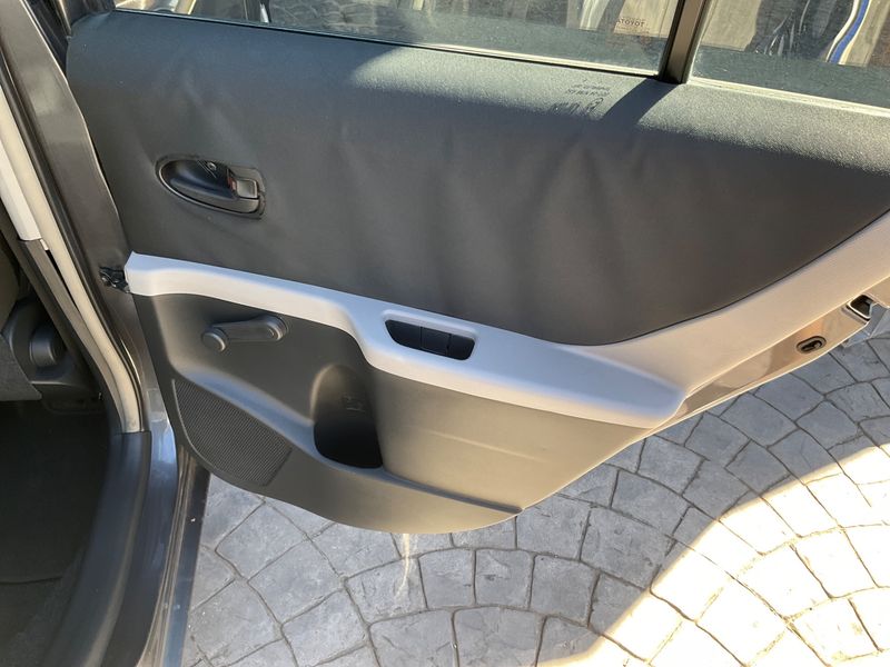 Toyota Yaris 1.0 VVT-i Now 2009 – снимка 27