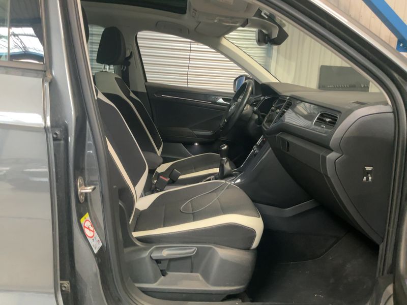 Volkswagen T-Roc 1.5 TSI ACT Carat 2018 – снимка 16