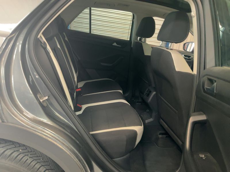 Volkswagen T-Roc 1.5 TSI ACT Carat 2018 – снимка 19
