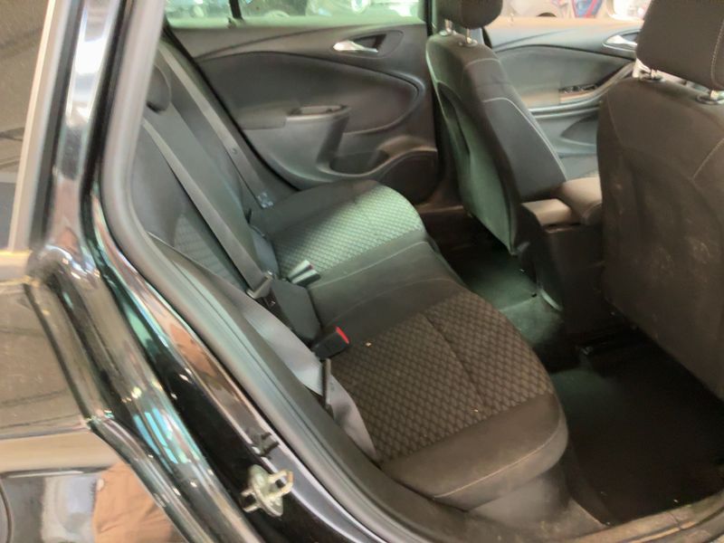 Opel Astra 1.0 Turbo Edition Start/Stop 2016 – снимка 20