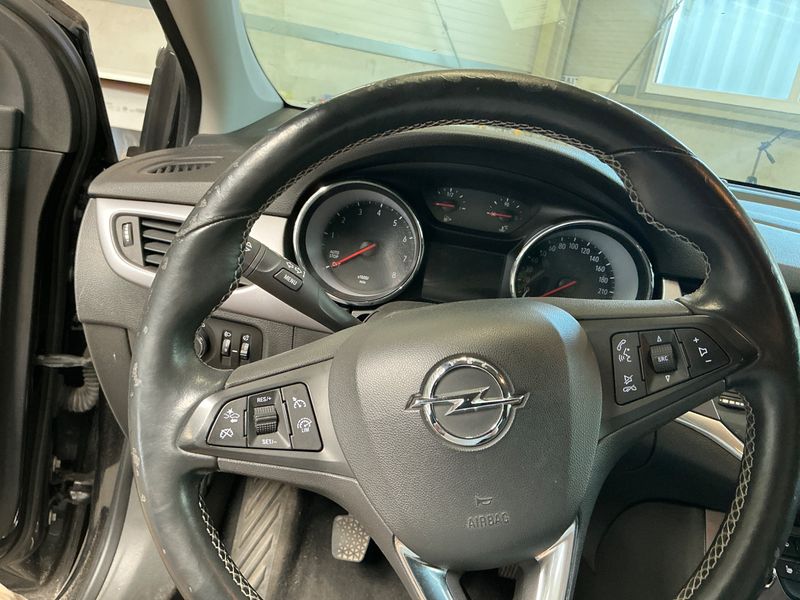 Opel Astra 1.0 Turbo Edition Start/Stop 2016 – снимка 23