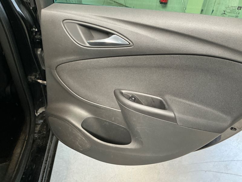 Opel Astra 1.0 Turbo Edition Start/Stop 2016 – снимка 28