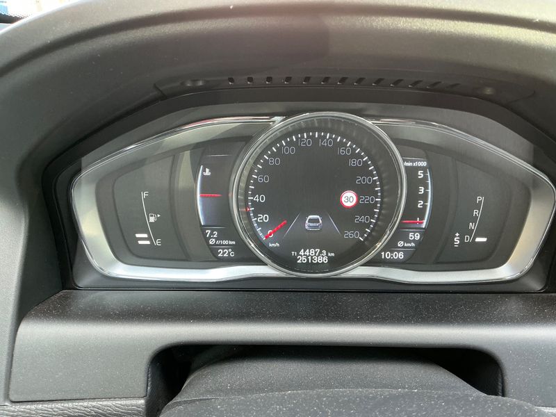 Volvo XC60 2.0 D4 Xenium 2015 – снимка 18