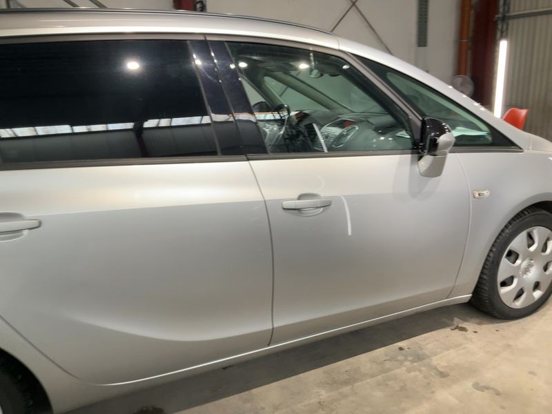 Opel Zafira Tourer 1.4 Turbo Edition 2011 – снимка 10