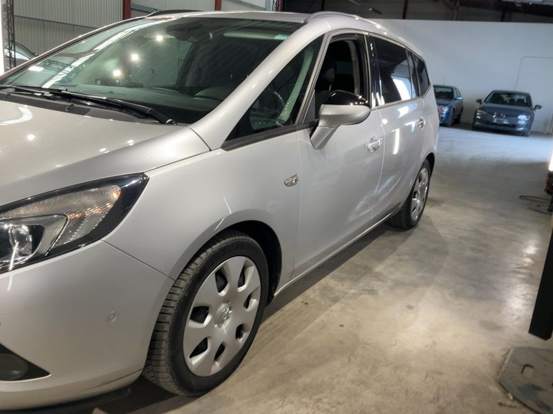 Opel Zafira Tourer 1.4 Turbo Edition 2011 – снимка 2