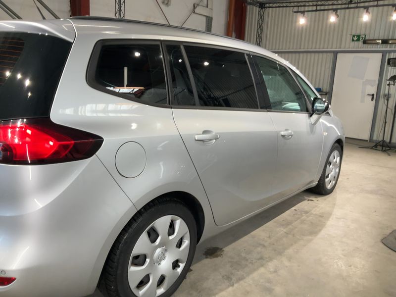 Opel Zafira Tourer 1.4 Turbo Edition 2011 – снимка 8
