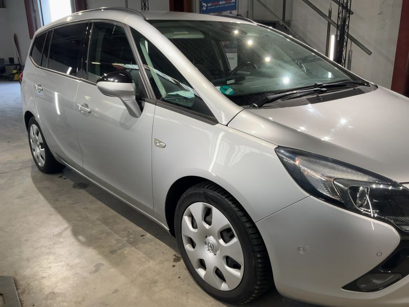 Opel Zafira Tourer 1.4 Turbo Edition 2011 – снимка 12