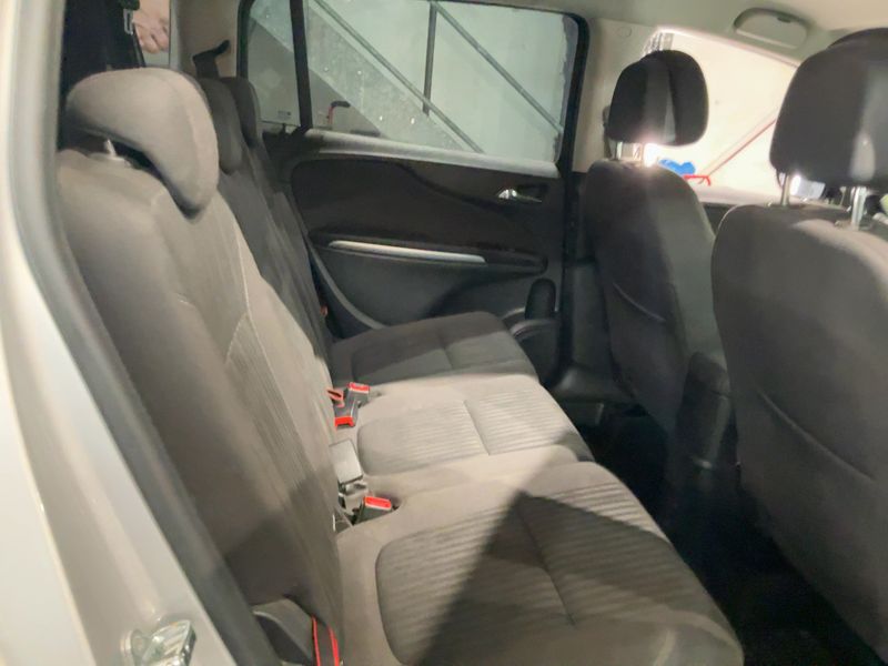 Opel Zafira Tourer 1.4 Turbo Edition 2011 – снимка 20