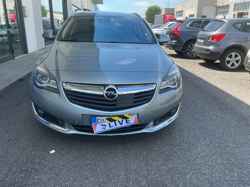 Opel Insignia Sports Tourer 2.0 CDTI Cosmo 2014 – снимка 12