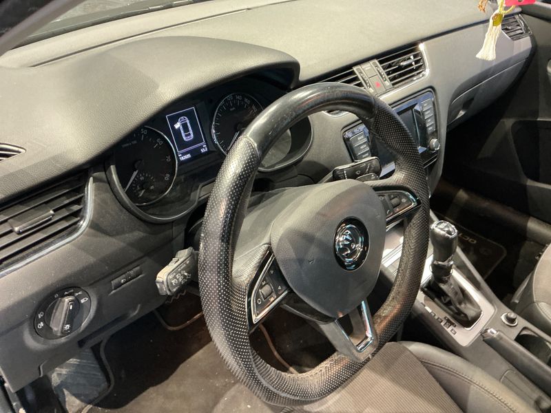 Skoda Octavia 1.4 TSI Elegance 2014 – снимка 26