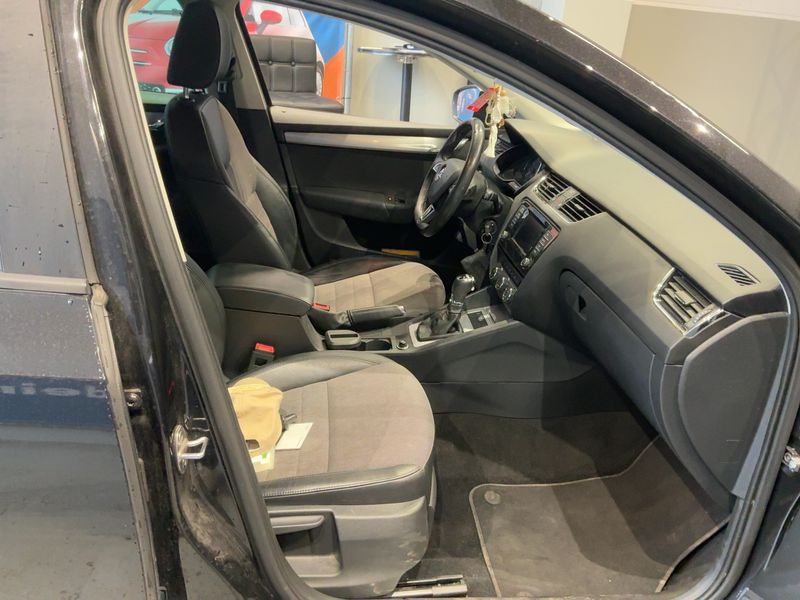 Skoda Octavia 1.4 TSI Elegance 2014 – снимка 17
