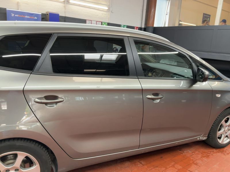 Kia Carens 1.7 CRDi Vision 2015 – снимка 10