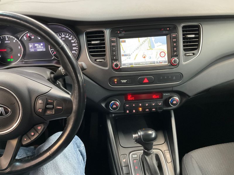Kia Carens 1.7 CRDi Vision 2015 – снимка 19
