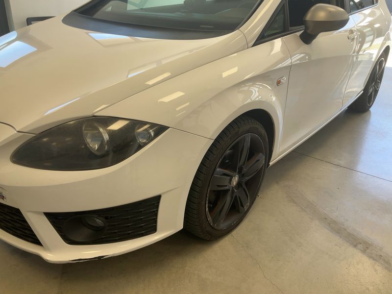 Seat Leon 2.0 TDI FR 2011 – снимка 2