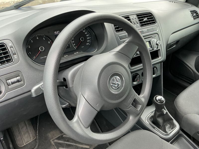 Volkswagen Polo 1.2 Polo Cool 2013 – снимка 25