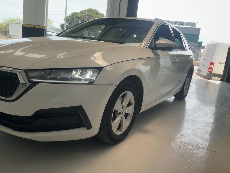 Skoda Octavia 2.0 TDI Ambition 2022 – снимка 2