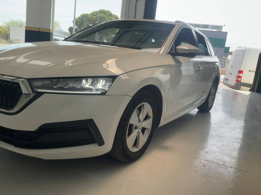 Skoda Octavia 2.0 TDI Ambition 2022 – снимка 2
