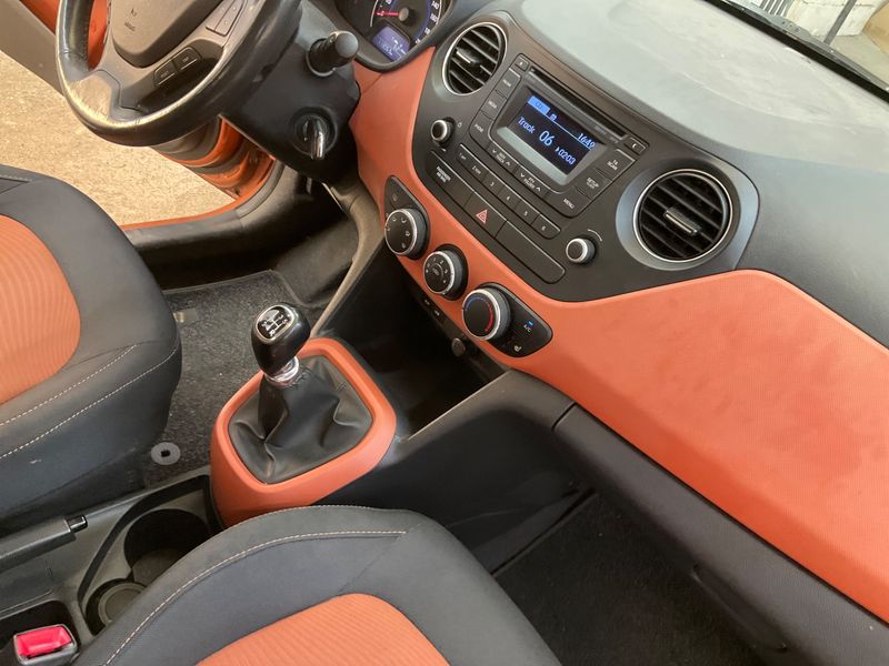 Hyundai i10 1.0 Intro Edition 2014 – снимка 30
