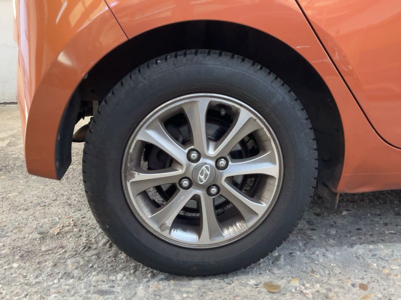 Hyundai i10 1.0 Intro Edition 2014 – снимка 9