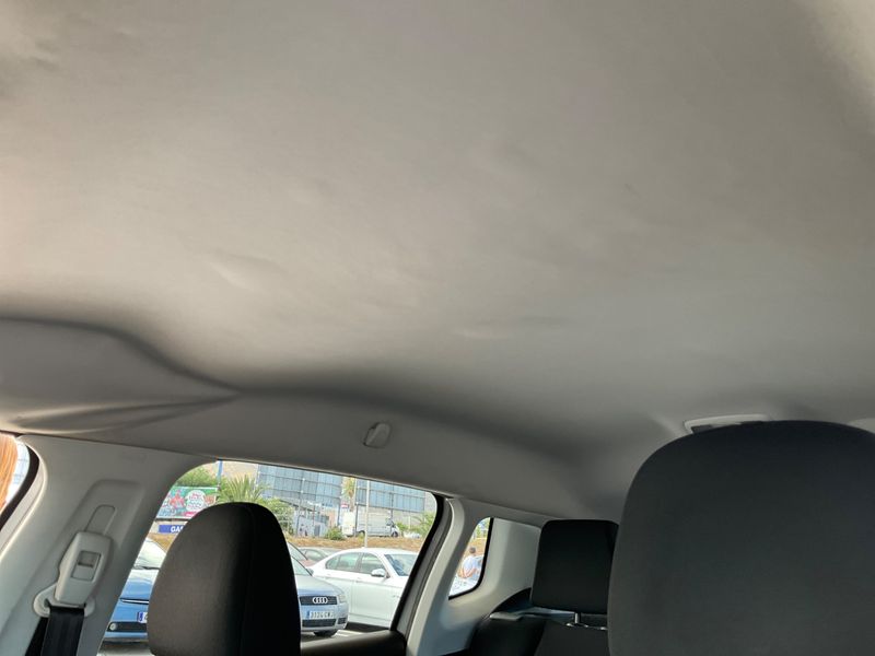 Peugeot 2008 1.6 Blue-HDi Style 2016 – снимка 25