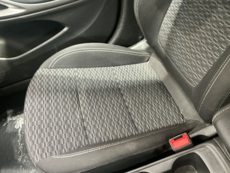 Opel Astra 1.6 CDTI 120 Jahre Start/Stop 2019 – снимка 28