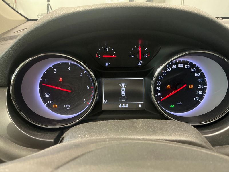 Opel Astra 1.6 CDTI 120 Jahre Start/Stop 2019 – снимка 29