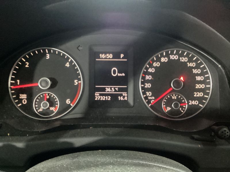 Volkswagen Golf VI Plus 1.6 TDI Sport 2009 – снимка 4
